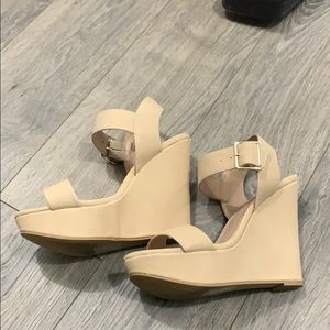 Women’s wedge sandal